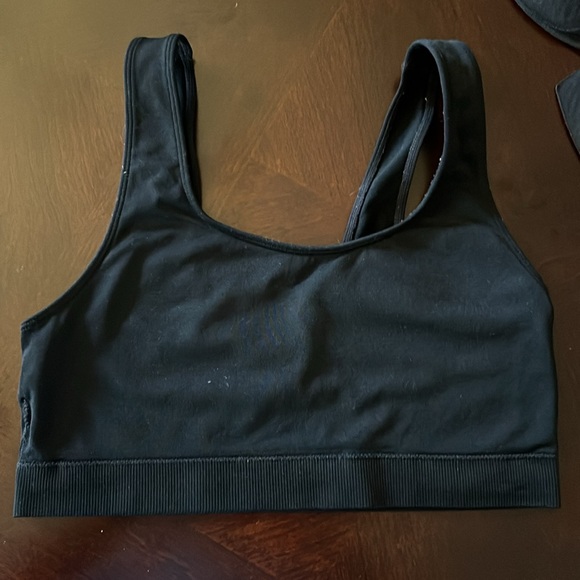 Sport bra With Removable Pads Color Black Label Unclear Size Medium - Picture 7 of 11